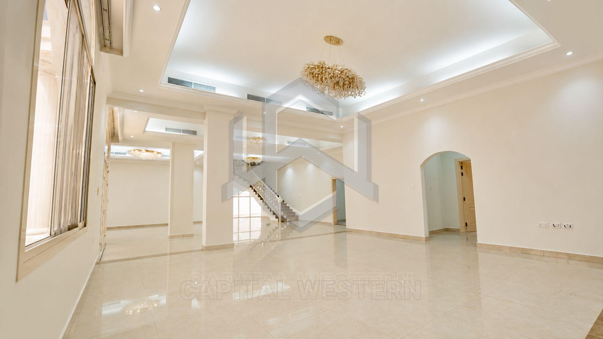 Luxury 4BR Villa, Private Majlis & Spacious Garden — 4