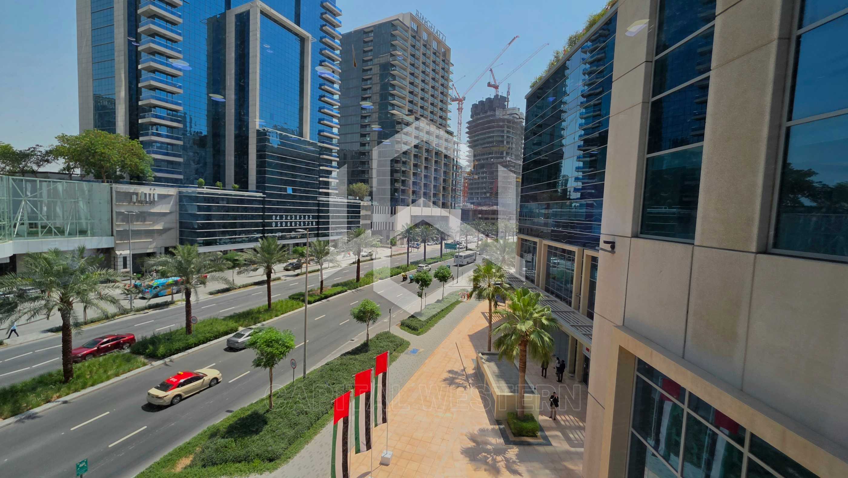 Luxurious Office | Fully Furnished | 4 Parkings