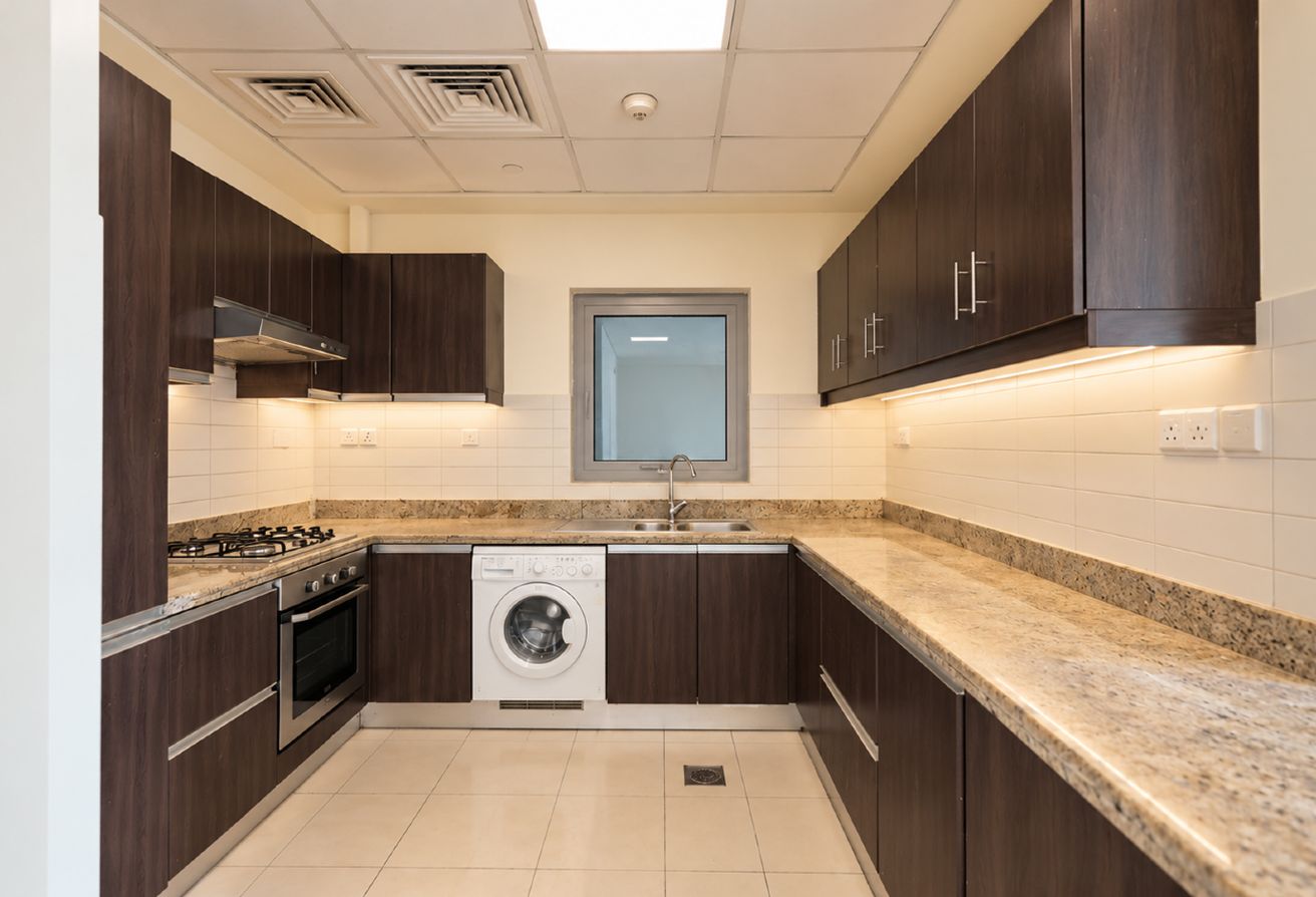 City View | Prime Location | Ready to Move — 2