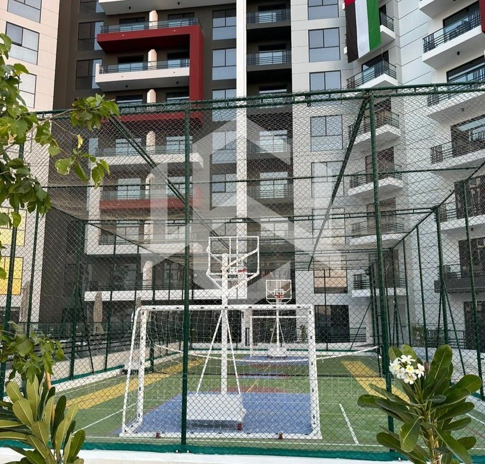 Modern Studio, Available on May 26, Amenities View — 4