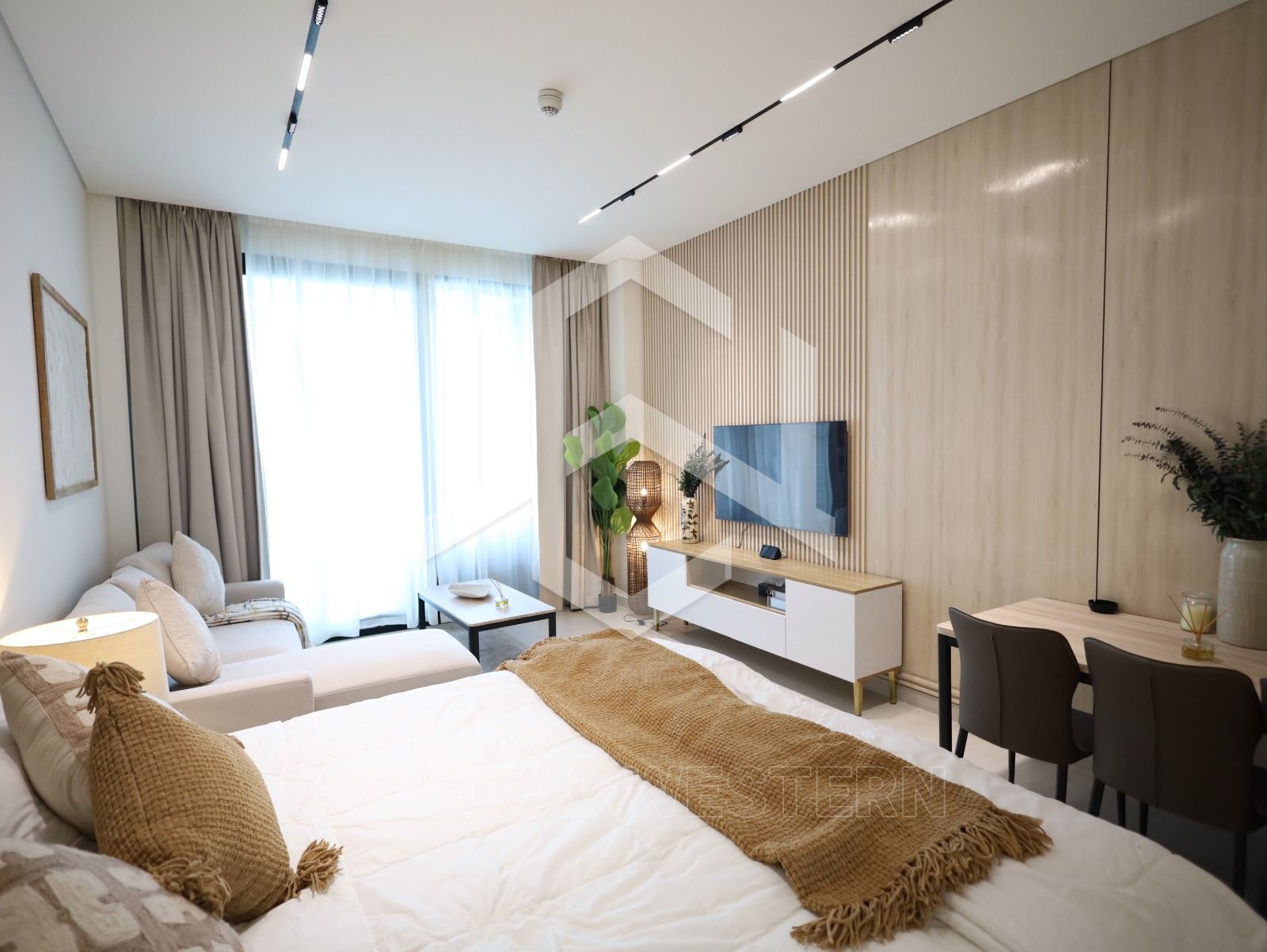 Private Jacuzzi | Canal View | Smart Home System