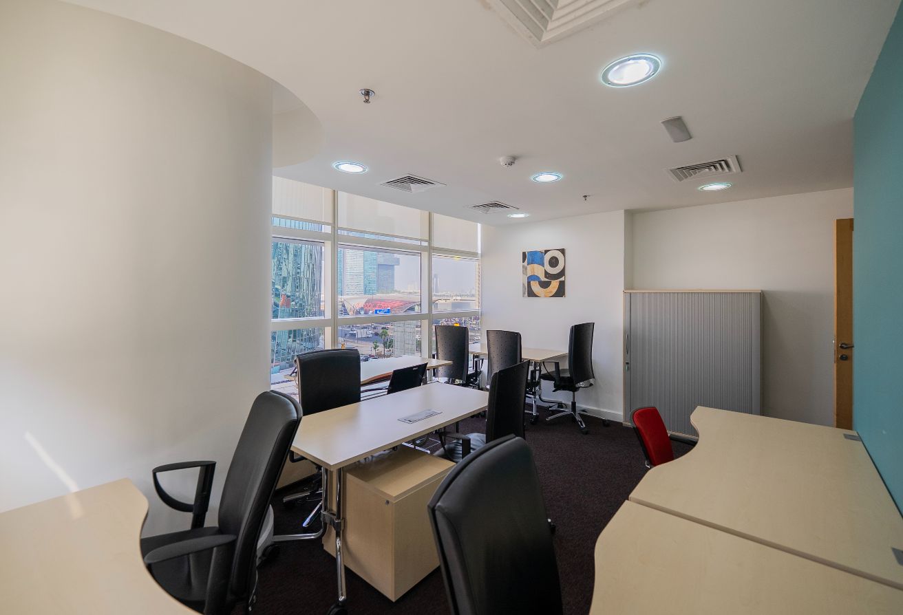 Business Center | Bills Included | Prime Location — 3