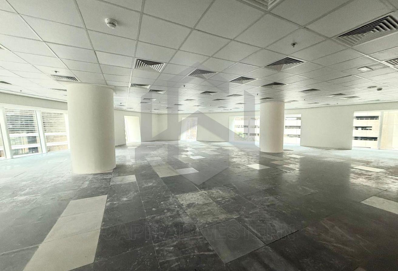 HUGE LAYOUT, SZR VIEW, RAISED FLOOR, BRIGHT OFFICE — 4
