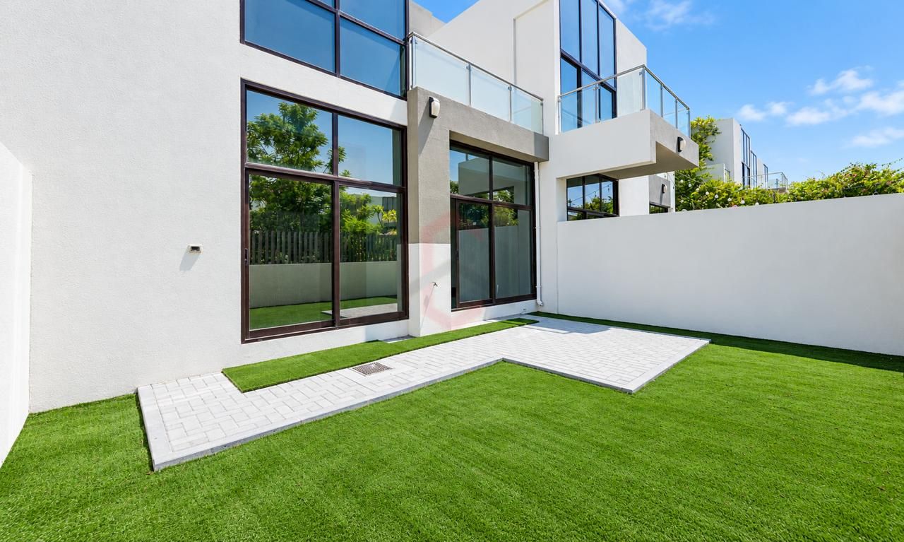 4BR + Maid Townhouse | Private Garden | Ready