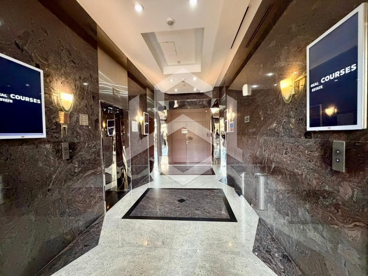 Fully Furnished, Best View-Canal & Racecourse View — 4