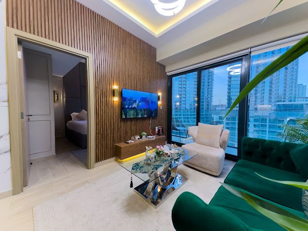 FULLY FURNISHED | LAGOON VIEW | VACANT