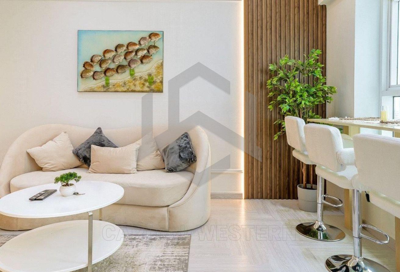 MID FLOOR | NEAR METRO | READY TO MOVE IN