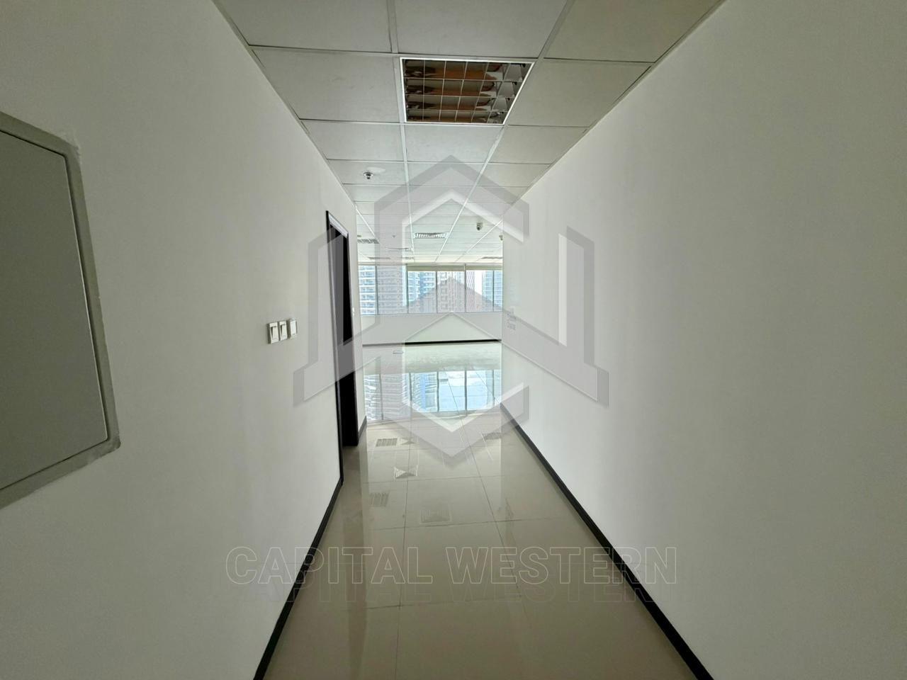Spacious Office | Prime Location | 2 Parkings — 4