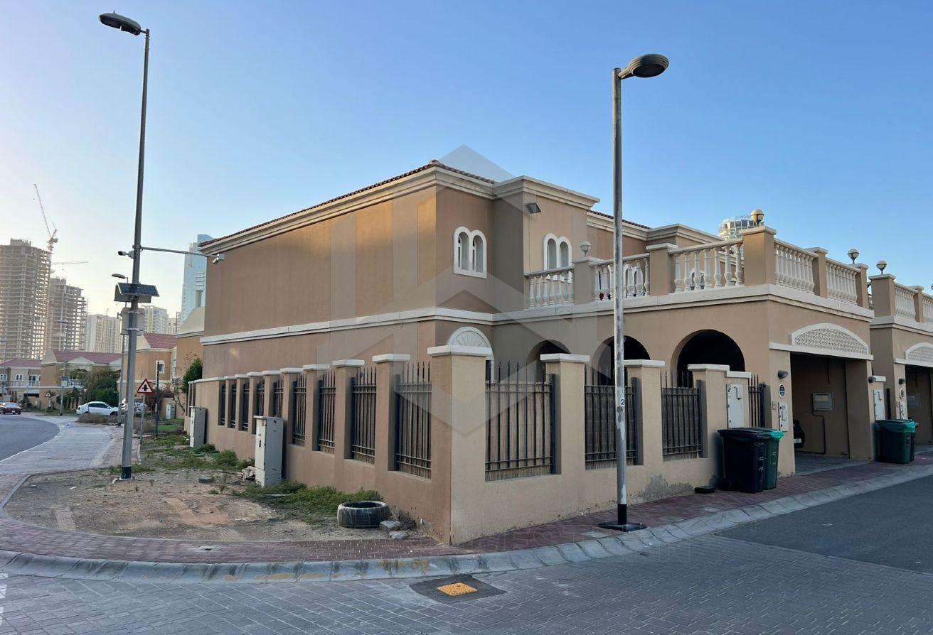 UNFURNISHED 3BR+M | PRIVATE GARDEN | CORNER UNIT