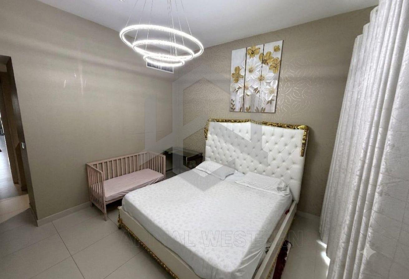 Corner 4BR Villa | Upgraded | Huge Garden — 3