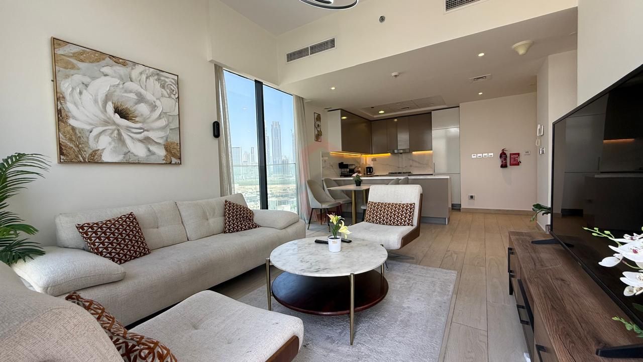 Spacious 1BR | Lagoon & Burj Khalifa View — 3