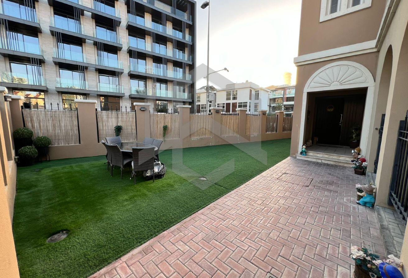 UNFURNISHED 3BR+M | PRIVATE GARDEN | CORNER UNIT — 3