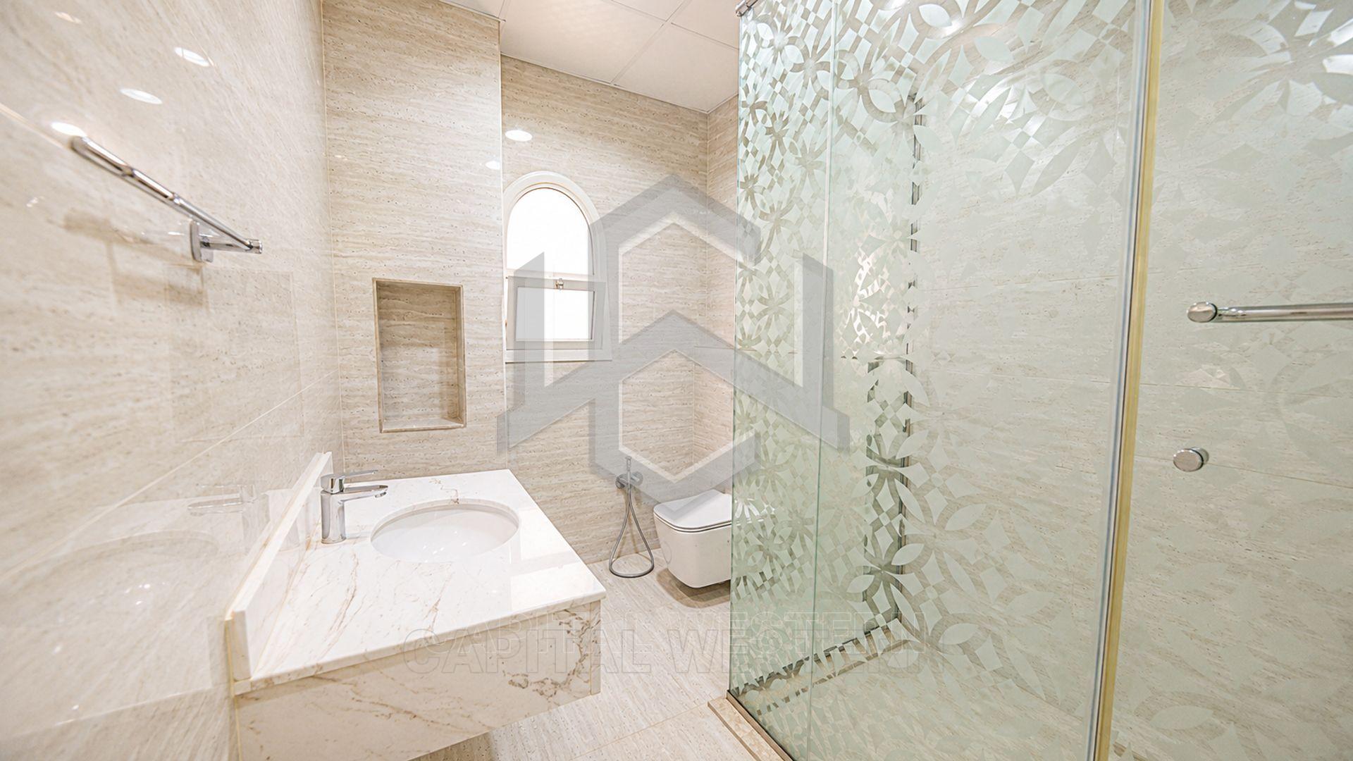 Luxury 4BR Villa, Private Majlis & Spacious Garden — 2