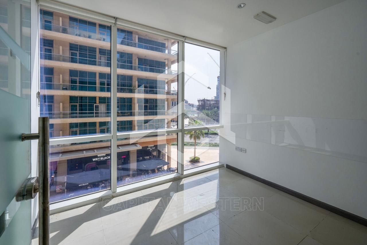 Prime Location | 8 Parkings | Spacious Office — 4