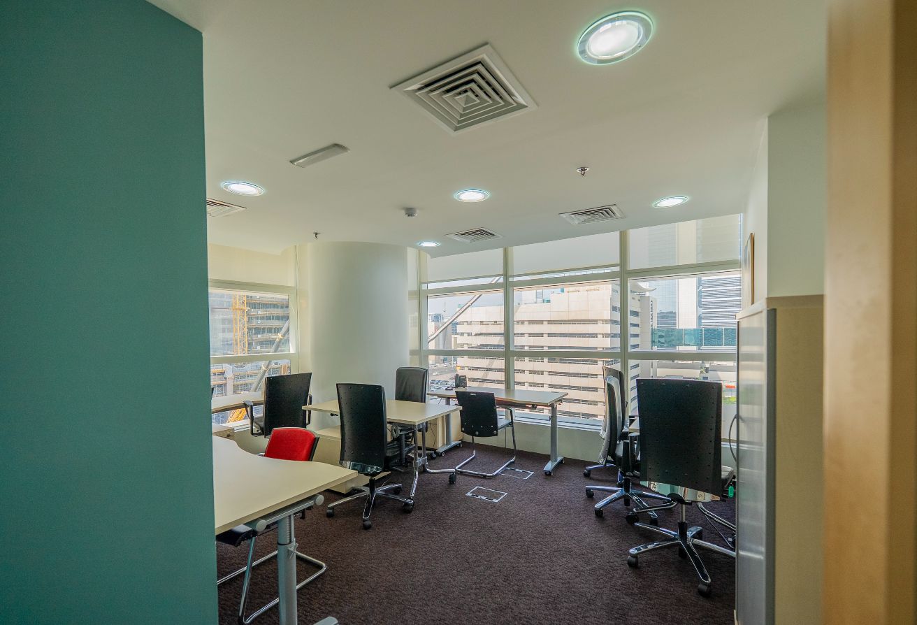 Business Center | Bills Included | Prime Location — 4