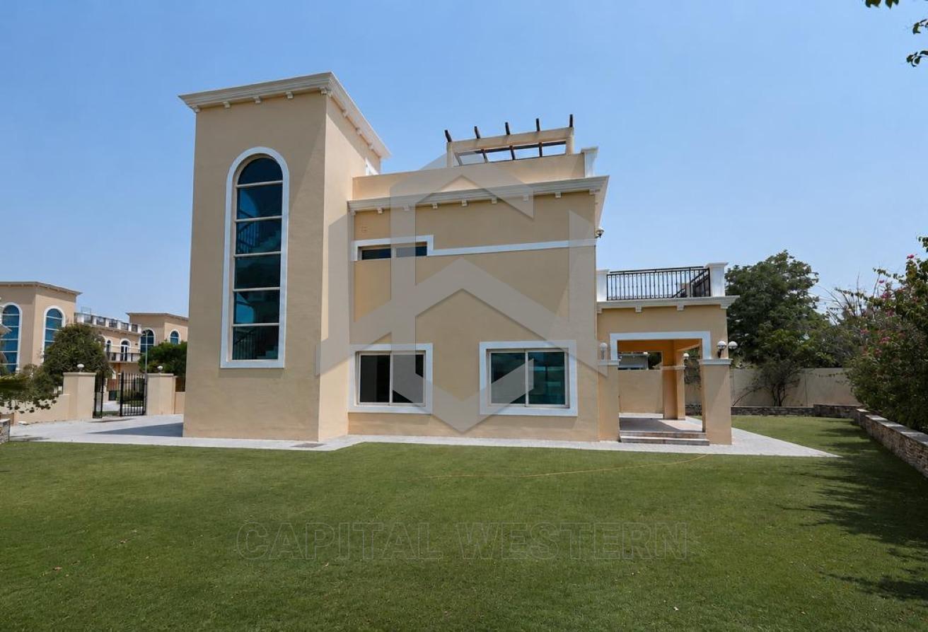 Jumeirah Park | Spacious 4BR + Maid's Room Villa
