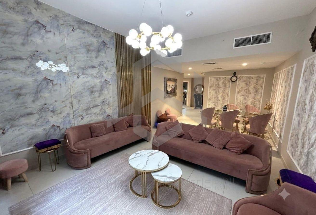 Corner 4BR Villa | Upgraded | Huge Garden