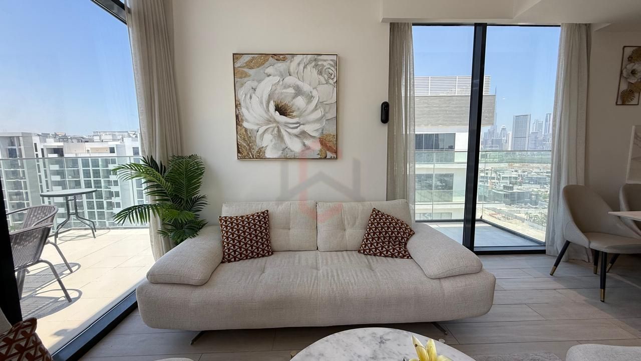 Spacious 1BR | Lagoon & Burj Khalifa View — 4
