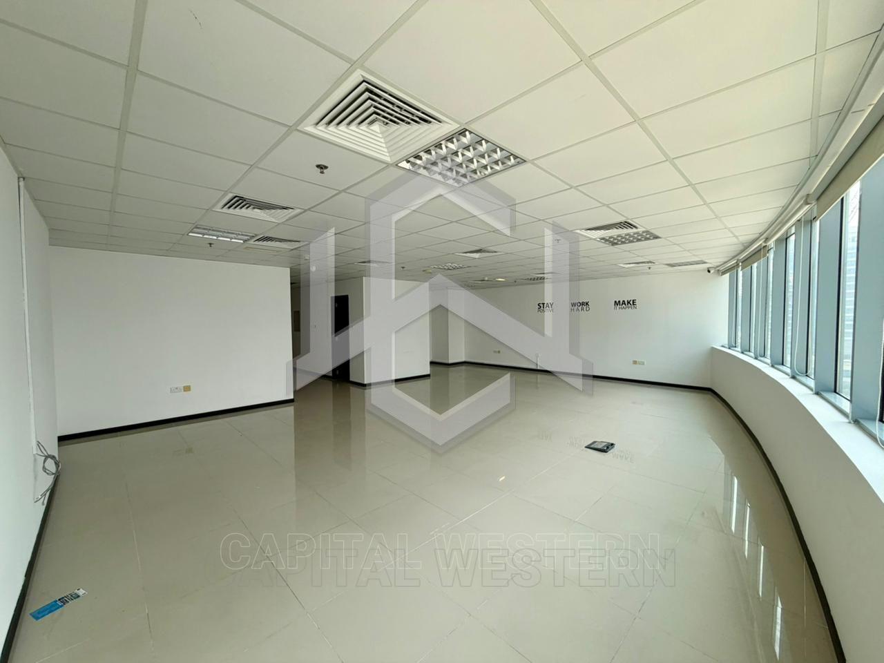 Spacious Office | Prime Location | 2 Parkings — 3
