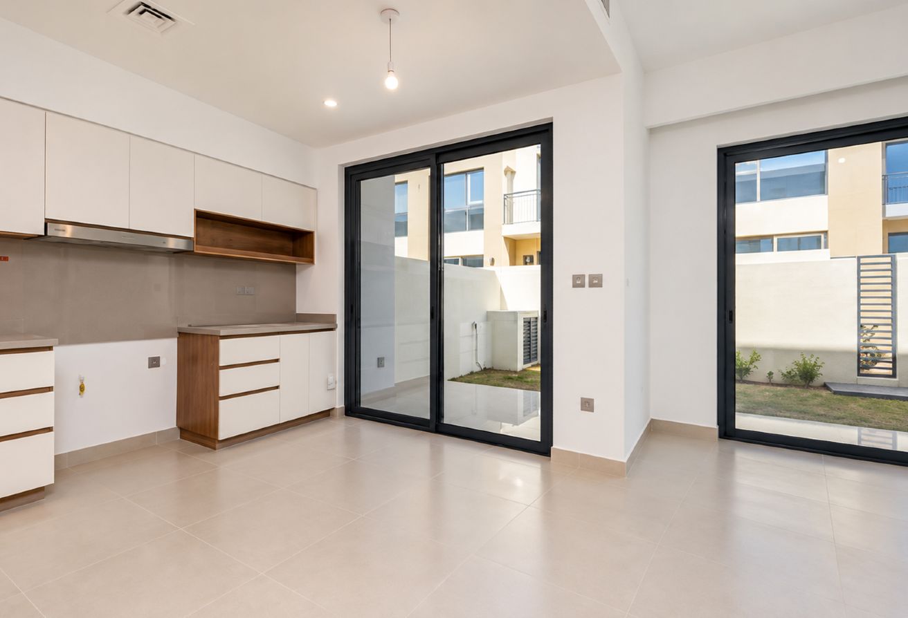 Vacant 3BR | Ready by End of Nov | Unfurnished — 3