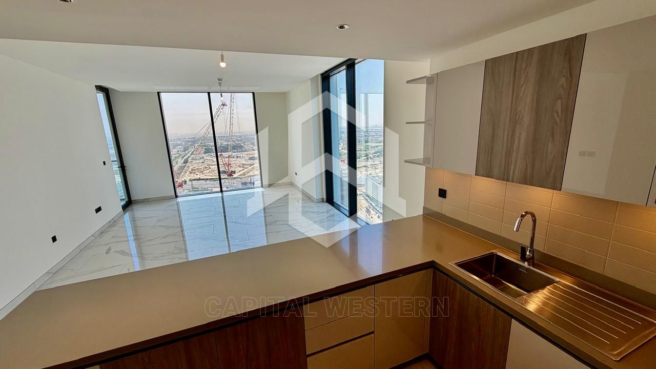 Stunning View | Huge Layout | 3 Bedrooms — 4