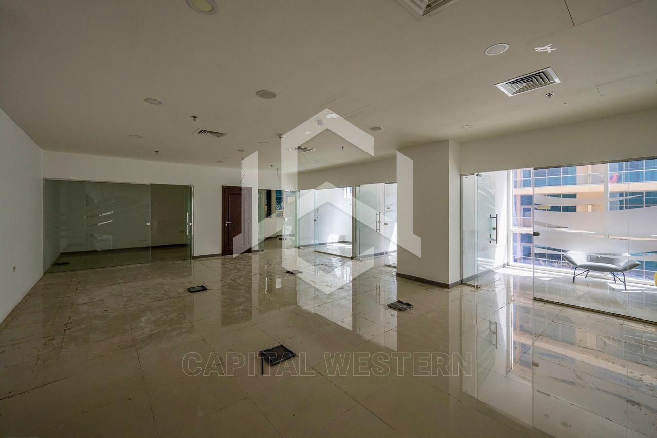 Prime Location | 8 Parkings | Spacious Office — 3