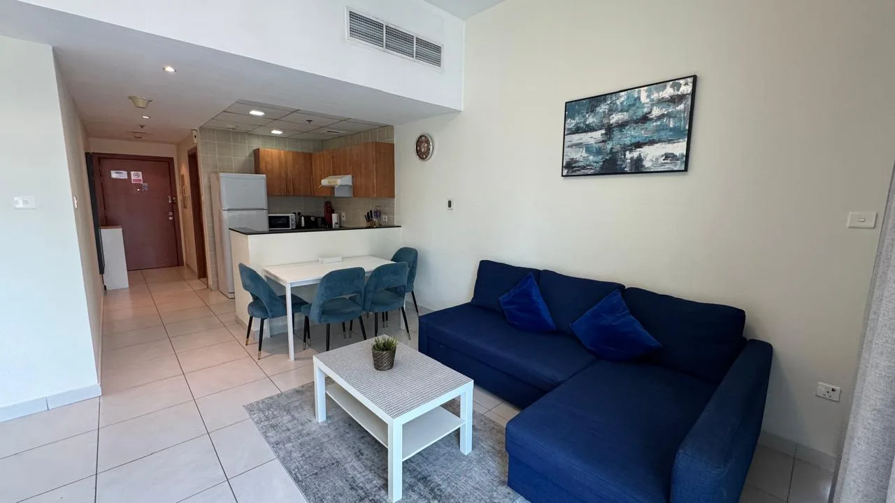 FURNISHED | LAKE VIEW | READY TO MOVE — 3