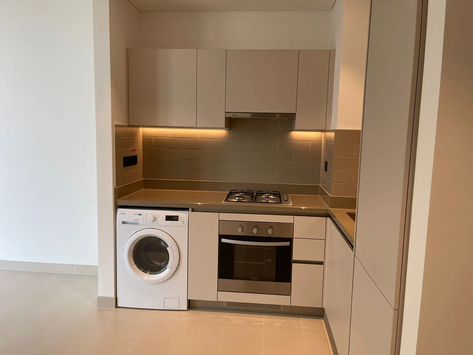 Burj View | High Floor | Unfurnished — 4