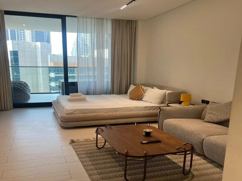 Luxury Furnished | Jacuzzi | Burj Khalifa View — 4