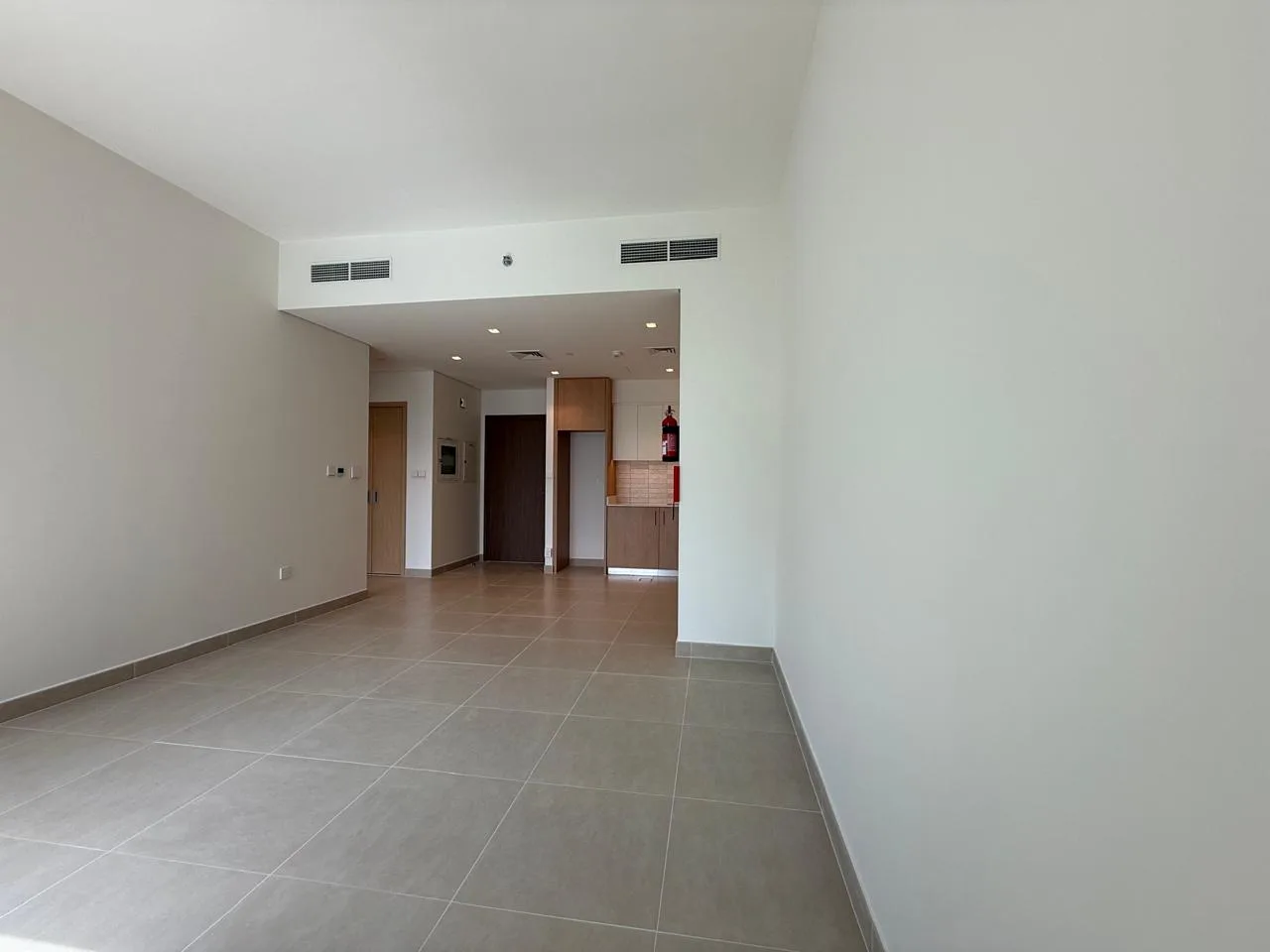 1BR Apartment | Seagate Building 3 | Burj Khalifa Views — 2