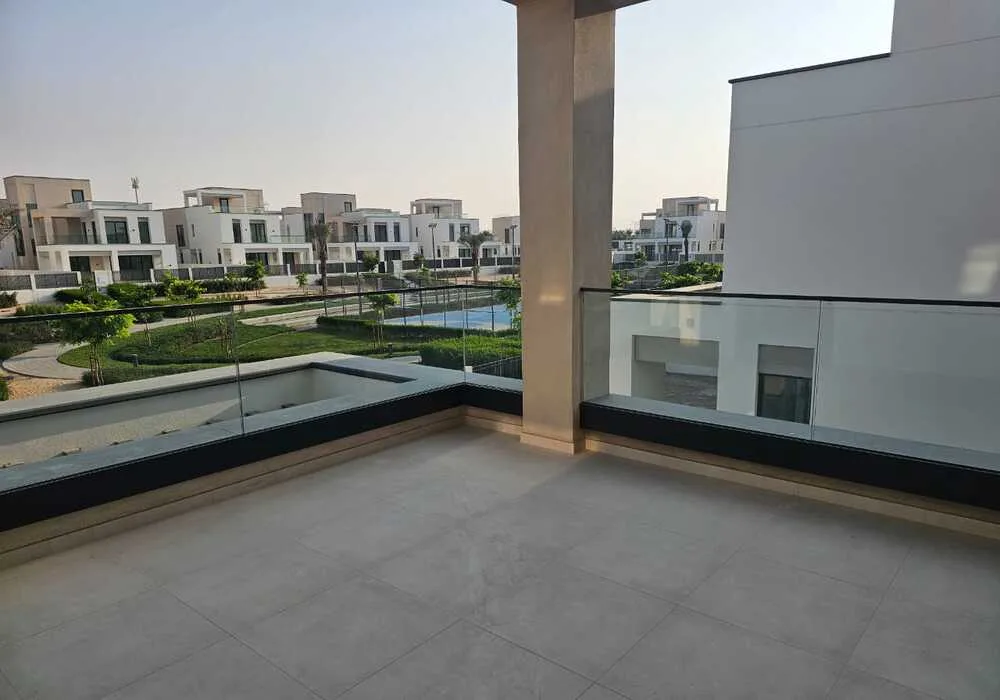 Ready to Move | Facing Amenities | Private Garden — 2