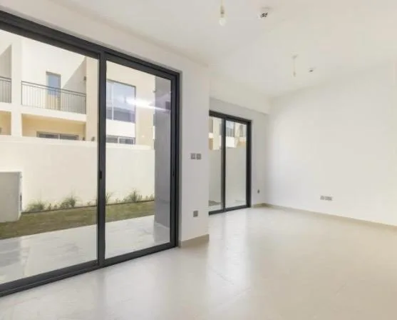 Vacant 3BR | Ready to Move | Unfurnished — 2