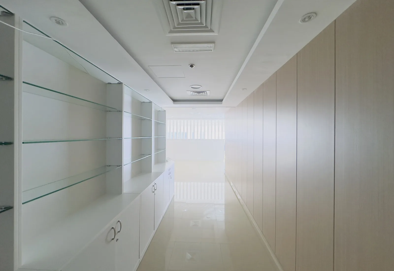 Fitted Office in Burlington | Canal View | Ready — 3