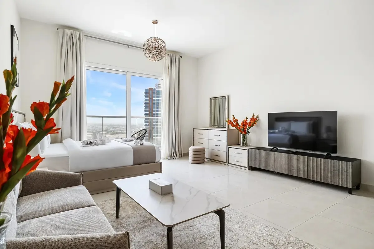 Deluxe Fully Furnished Studio | Business Bay — 3